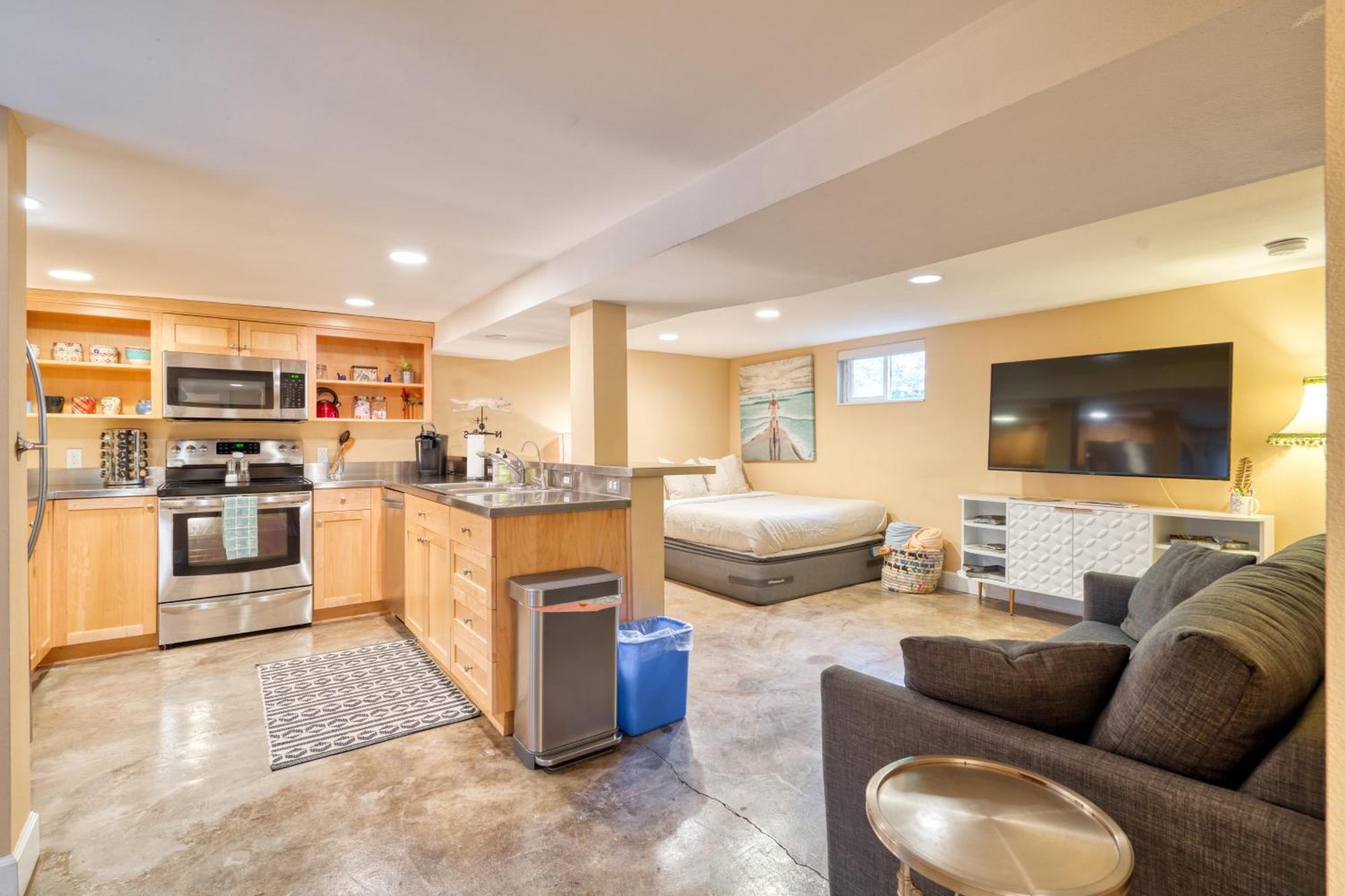 Collection - Private Underground Getaway - 92 Walkscore Holiday home Portland